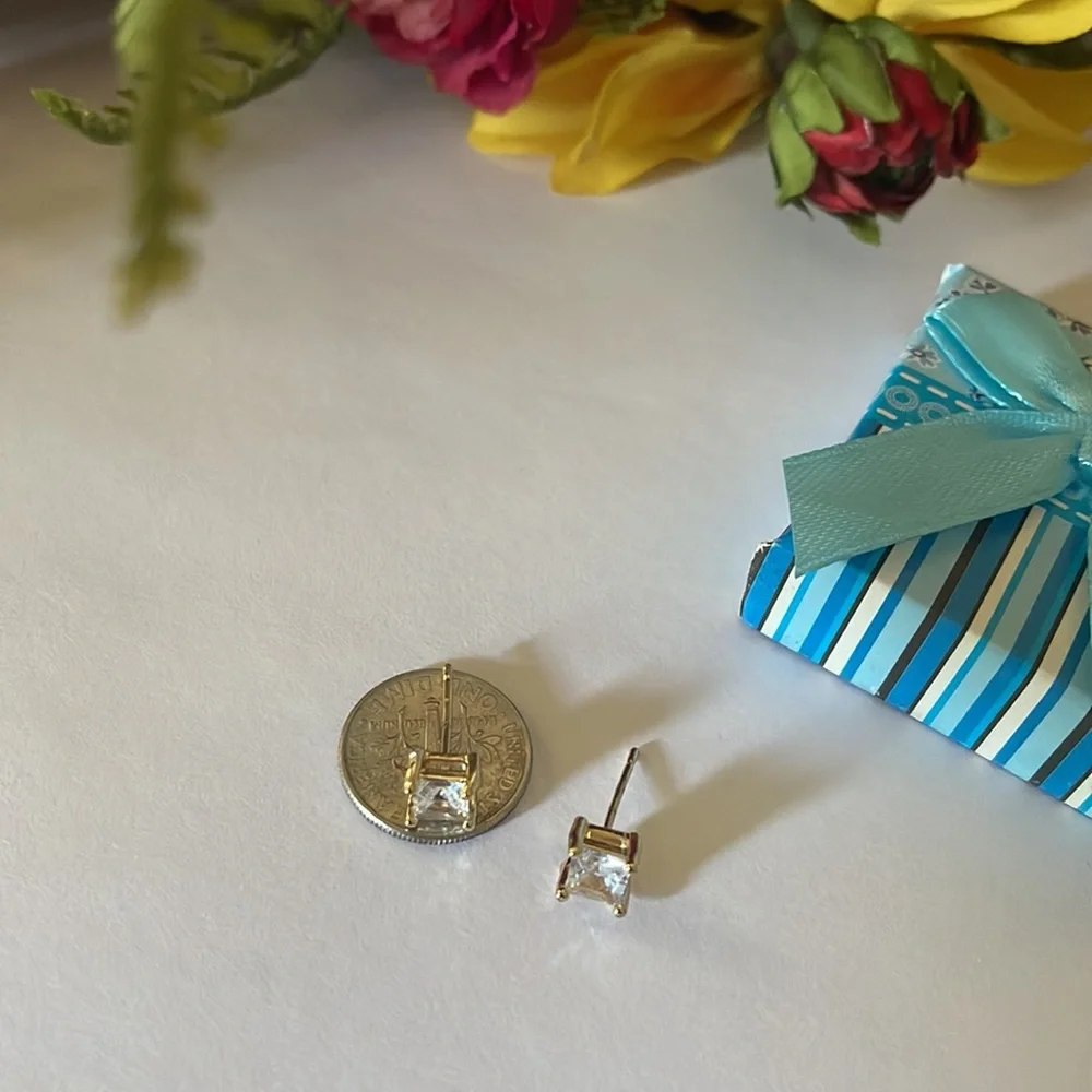 Stainless‎ steel beautiful golden unisex earring